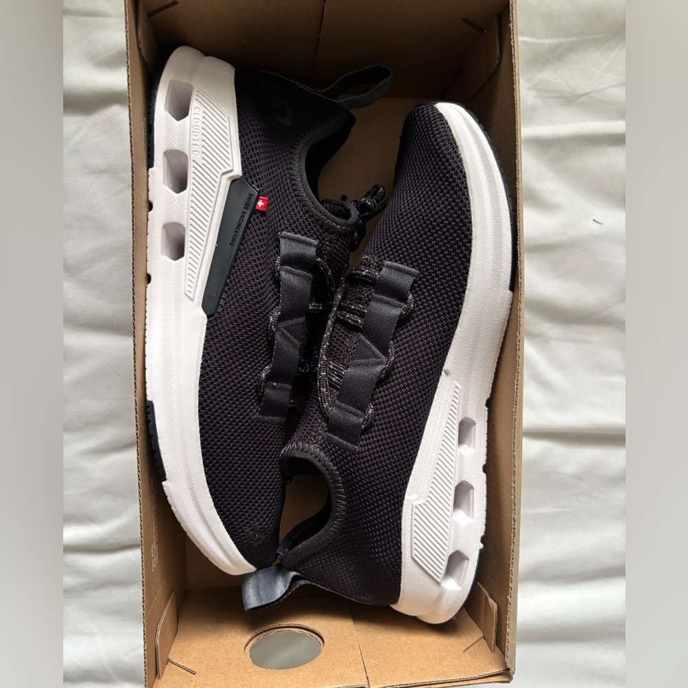 On Running Cloudeasy Black Athletic - Women’s Size 9.5 - NEVER BEEN WORN - Picture 3 of 7